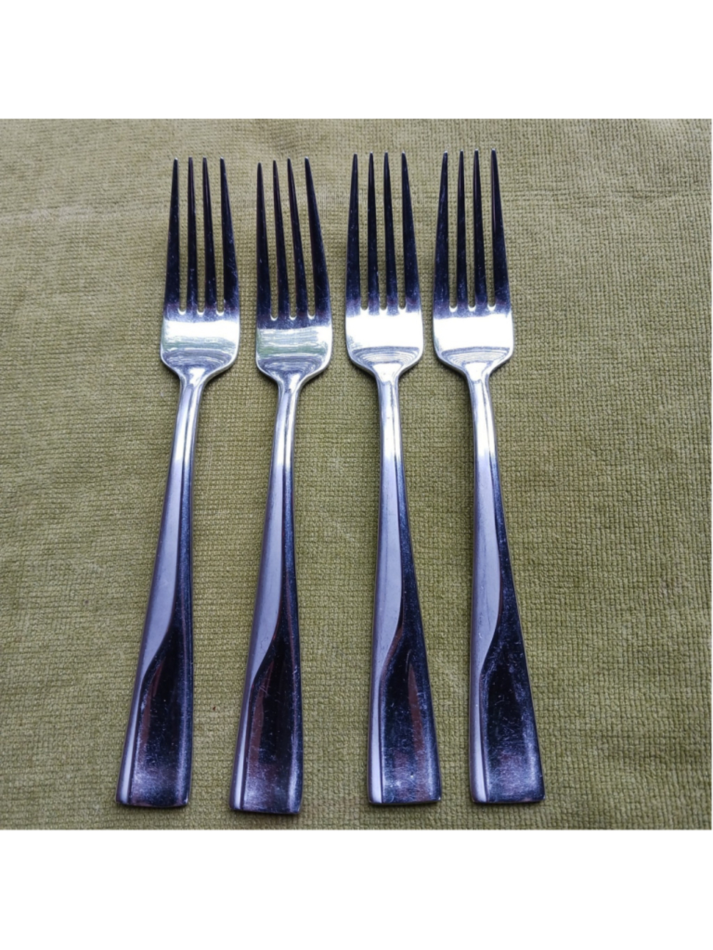 Oneida Splice Set of 4 Dinner Forks Quality Stainless Replacement 8"
